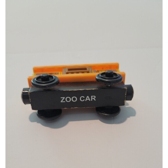 Thomas the Train Thomas & Friends Wooden Railway Zoo Car 2003 Lion Monkey Tiger - Picture 6 of 6